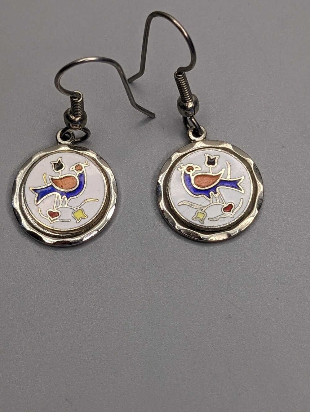 Vintage Southwest Style Enamel Bird Earrings Silver Tone Round Half Inch Dangle